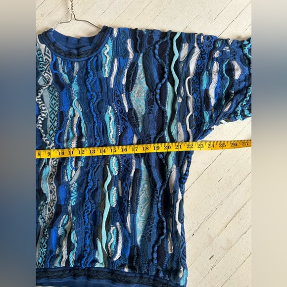 Vintage COOGI Sweater🌊🥶🐳 - Picture 8 of 10